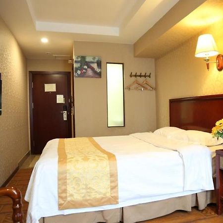 Greentree Inn Heilongjiang Harbin Zhongyang Street Business Hotel ภายนอก รูปภาพ